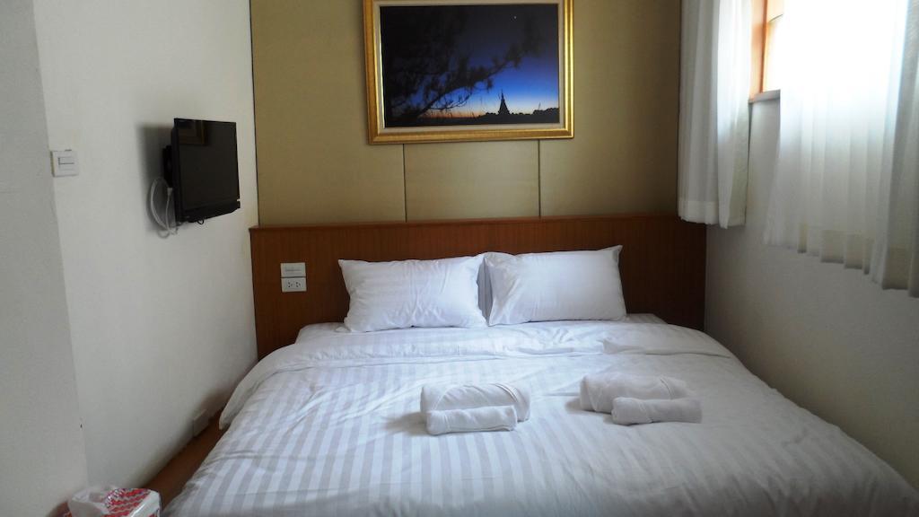 Oyo 1093 De Nawarat Chiang Mai Boutique Apartment Quarto foto